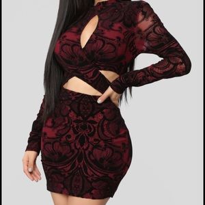 Fashion Nova mini burgundy and black dress XS